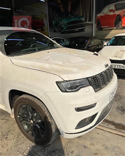 جیپ گراند شیرۆکی